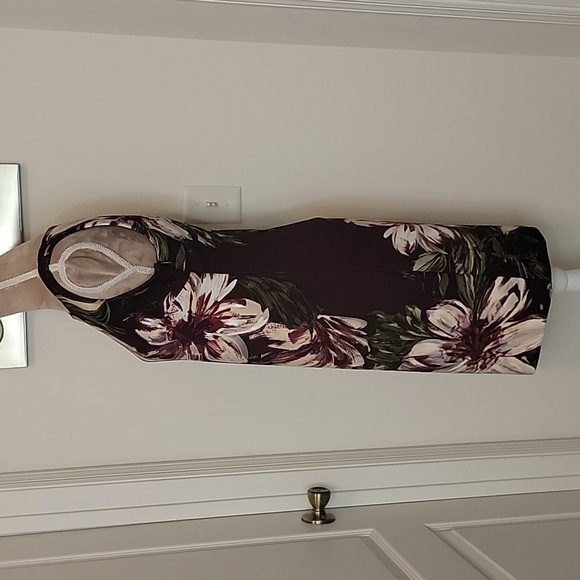 Calvin Klein, Size 8P, Purple Round Neck Floral Sheath Dress, EUC! - Picture 2 of 9